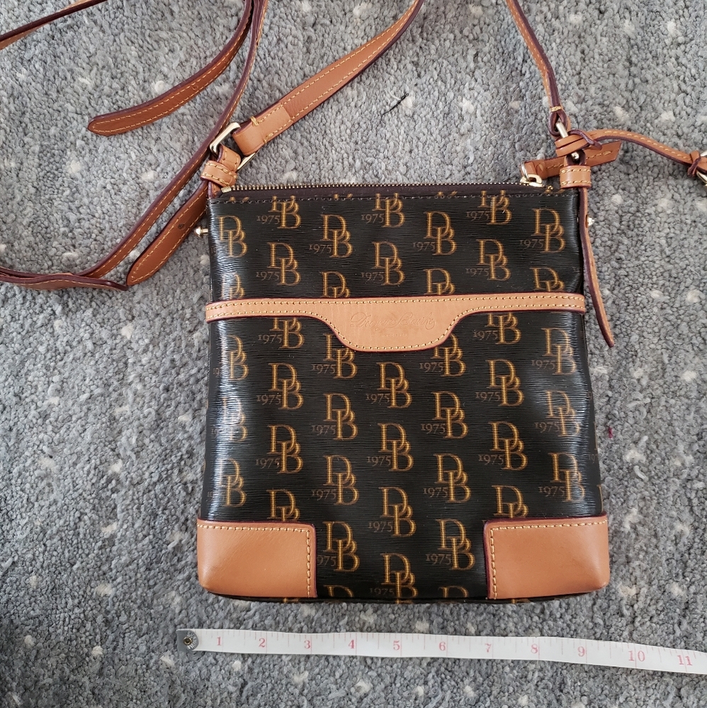 Vintage Dooney & Burke crossbody